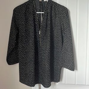 Long sleeve shirt with zipper